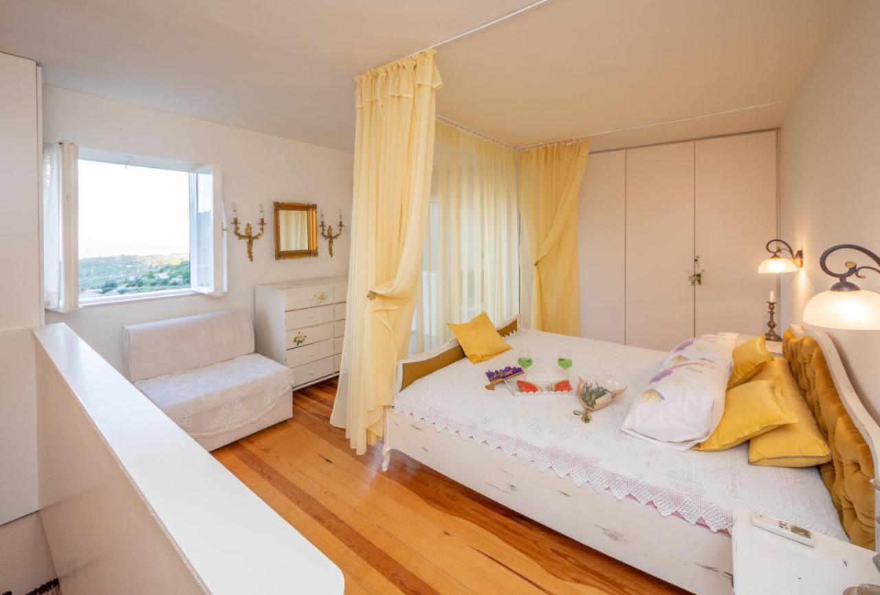 Villa Blanka Žrnovnica Buitenkant foto